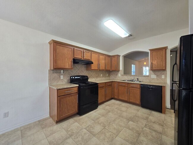 Foto del edificio - PRICE DROP & RENT SPECIAL - AVAILABLE NOW!
