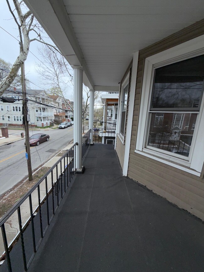 Building Photo - 154 Oakland Ave