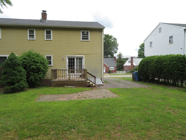Building Photo - 122 Mather St