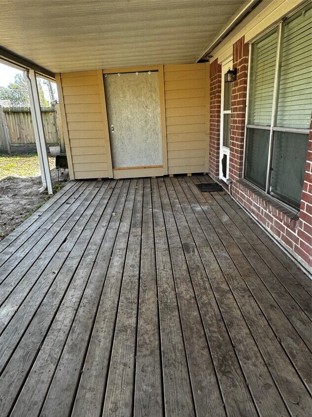 Building Photo - 18614 Timbers Dr