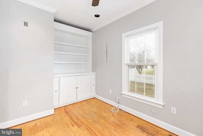 Building Photo - 1445 Heatherstone Dr