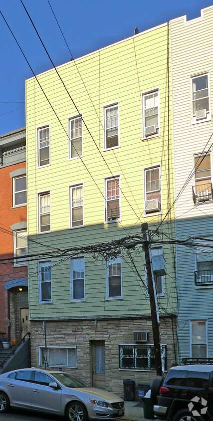 Exterior - 92 Berry St