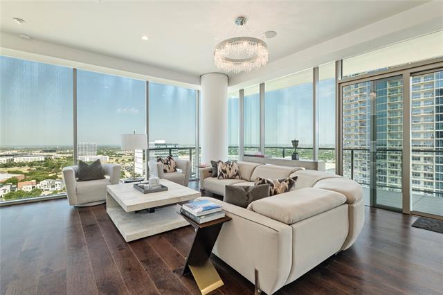 Foto principal - 7901 Windrose Ave.