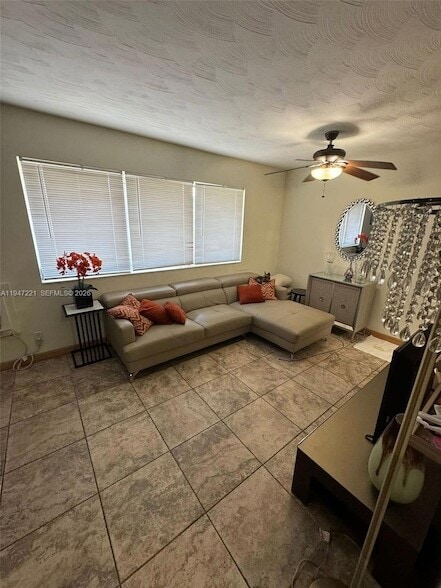 Building Photo - 1026 NE 9th Ave