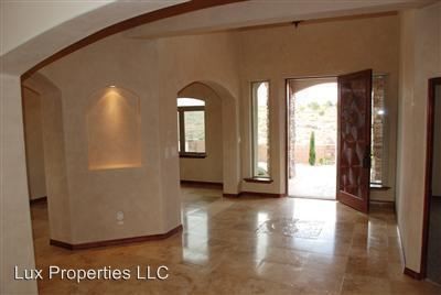 Foto del edificio - 1049 Tulip Rd SE