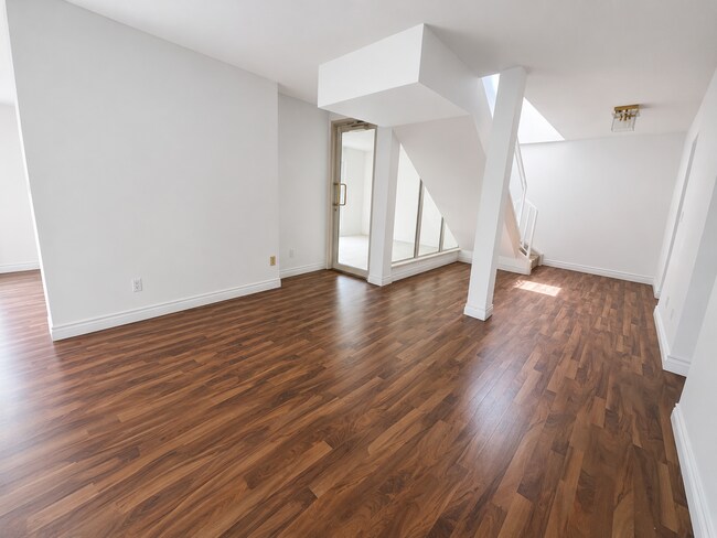 Photo du bâtiment - 308-2628 Ash Street