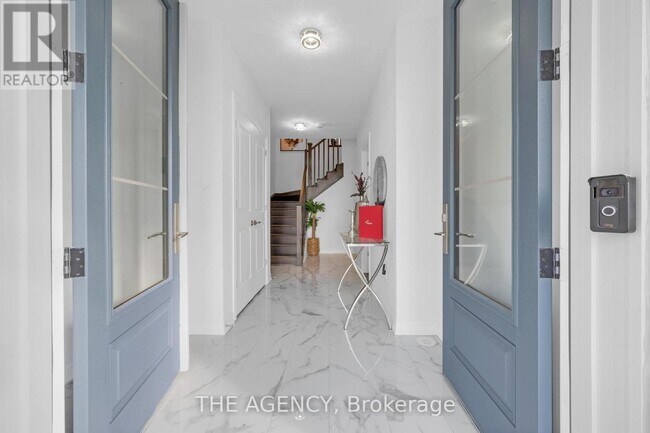 Photo du bâtiment - 33 Bruce Boyd Dr