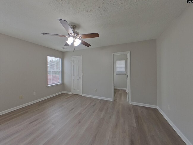 Foto del edificio - 121 Green Rose Rd