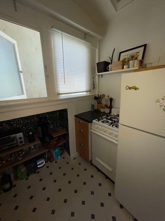 Foto del edificio - 4311-4315 Maryland Street (Shavdia / Shah)