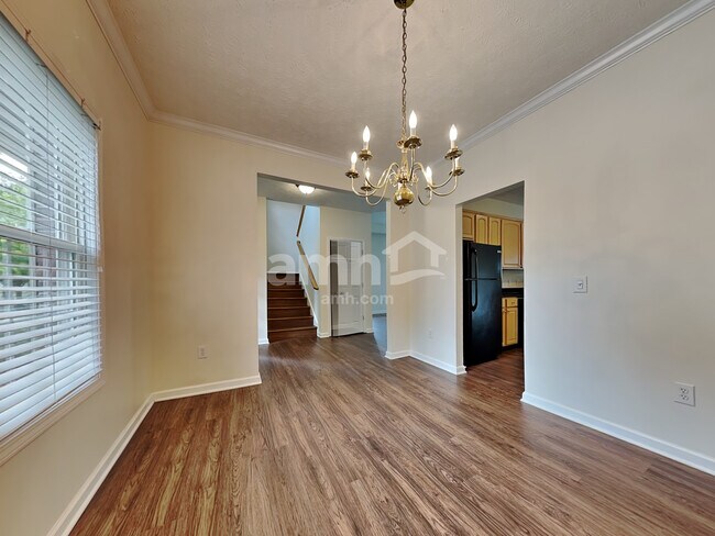 Foto del edificio - 551 Montgomery Drive
