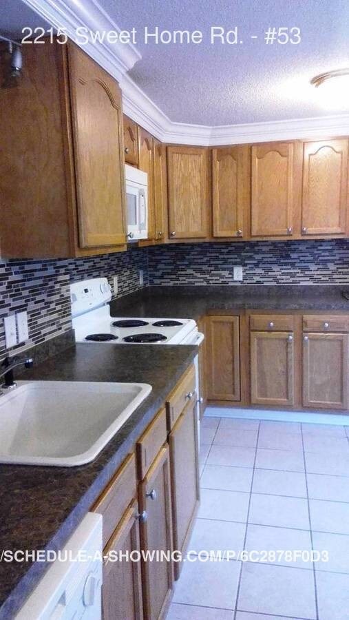 Foto del edificio - 2215 Sweet Home Rd