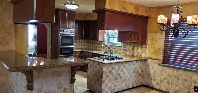Building Photo - 4323 Colombia Dr