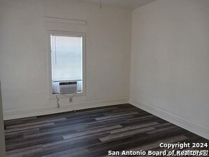 Foto del edificio - 1322 W Hutchins Pl