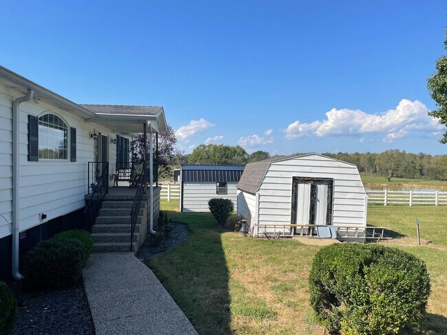 Building Photo - 2 Bed/2 Bath House