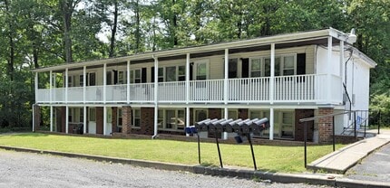 Building Photo - 19 Oakwood Dr