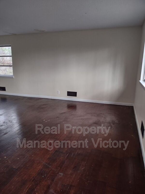 Building Photo - 856 Brad Drive