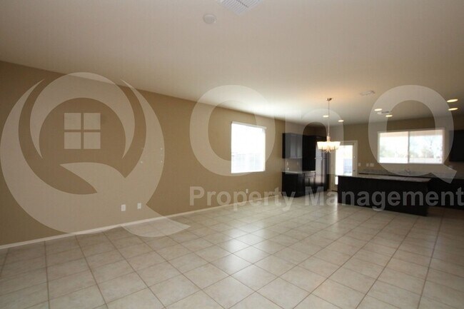 Building Photo - 2620 S 116th Dr