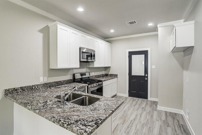 Building Photo - 7626 Lavender St