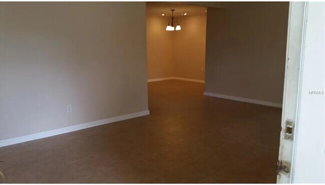 Foto del edificio - 4415 Beacon Square Drive