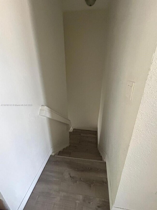 Foto del edificio - 3924 SW 52nd Ave