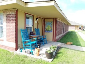 Building Photo - 1400 W Somerville St