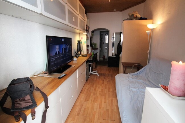 Building Photo - Private bedroom Building is located in a great area in fishtown