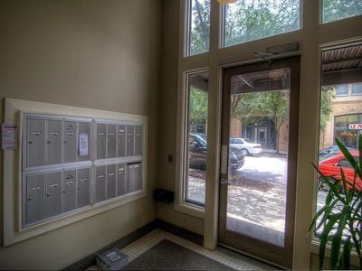 Building Photo - 924 Garrett St