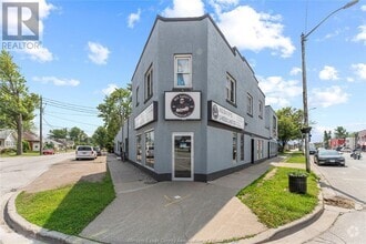 Building Photo - 127 Talbot St N
