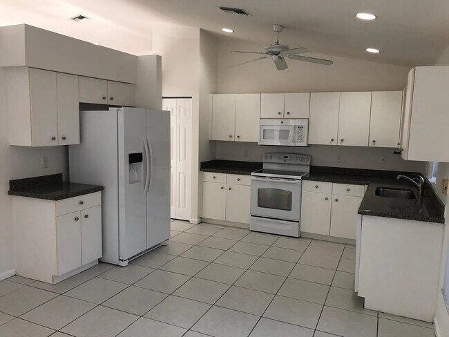 Foto del edificio - 22875 Barrister Dr