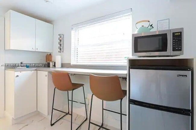 Building Photo - 1100 NE 1st Ave.