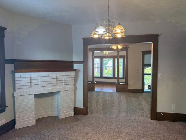 Foto del edificio - 261 E 6th St
