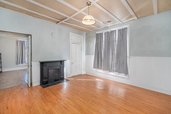 Foto del edificio - 809 Broadway Ave