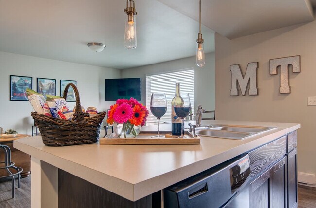 Foto del edificio - 360 Enterprise Blvd