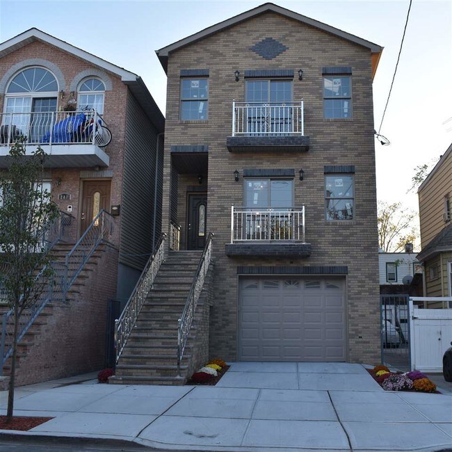 Building Photo - 203 Boyd Ave