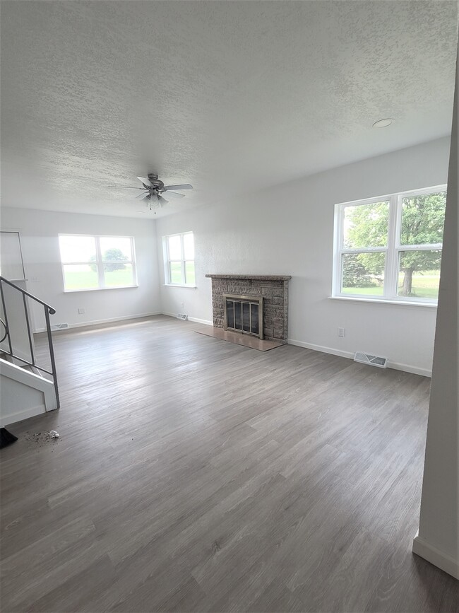 Building Photo - 613 Grundy Rd