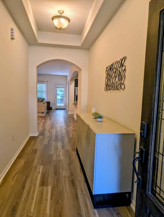 Foto del edificio - 9300 Sawyer Fay Ln