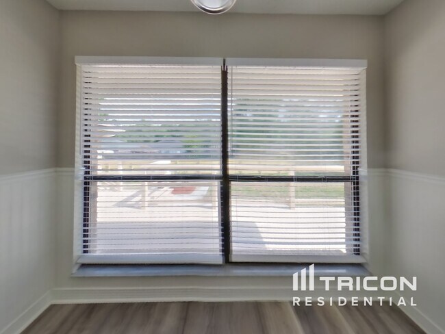 Foto del edificio - 2608 Bottomridge Dr