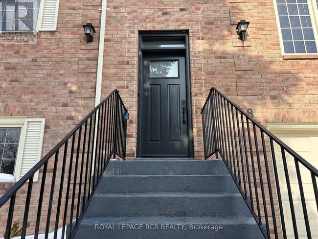 Building Photo - 8 Lawton Ct