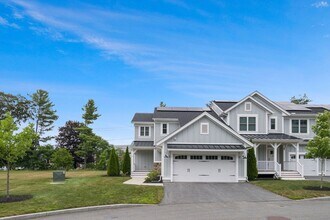 Building Photo - 19 Lily Pond Ln
