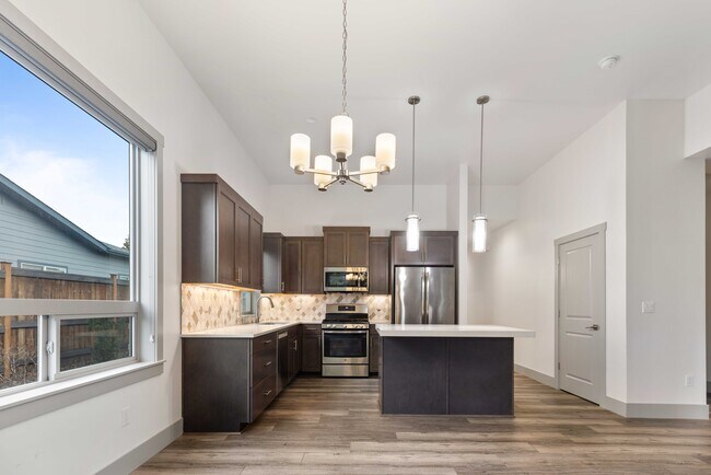 Building Photo - 9463 La Costa Ct
