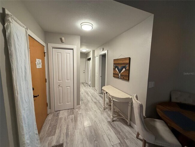 Foto del edificio - 13717 Lazy Oak Dr