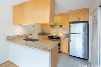 Building Photo - 493 Mananai Pl