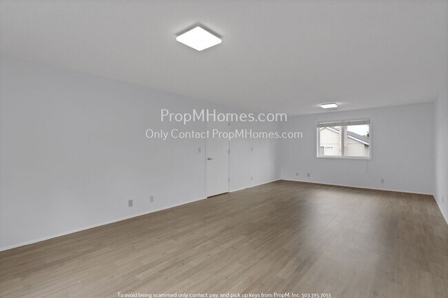 Building Photo - Spacious Four Bedroom Home with Bonus Room...