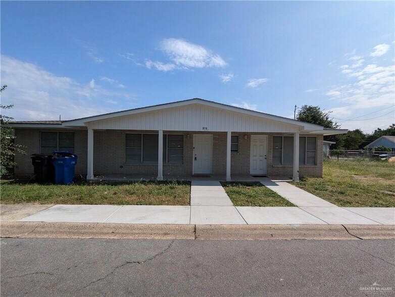 Foto principal - 821 S 16th St
