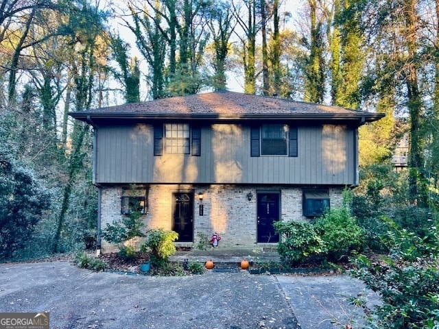 Building Photo - 2515 Skyland Trail NE