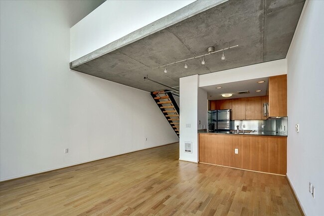 Building Photo - 77 Dow Pl