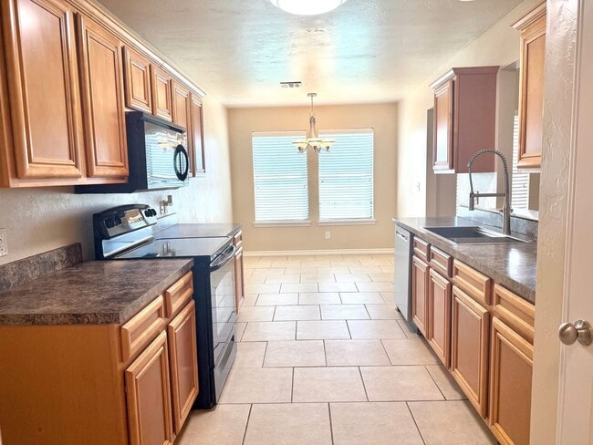 Building Photo - 402 Boggy Creek Dr