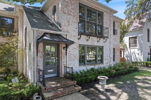 Foto del edificio - 4201 University Blvd