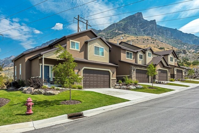 Building Photo - 1695 E Aspen Loop