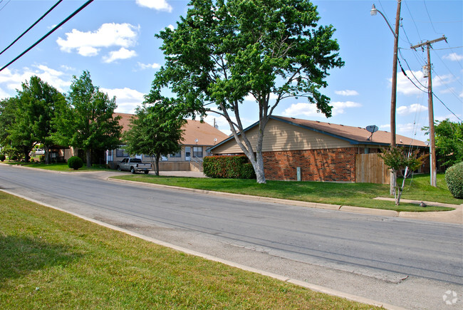 Foto del edificio - Belmont Oaks